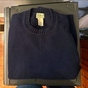 LLbean men’s sweater size Large but fits like a Medium.